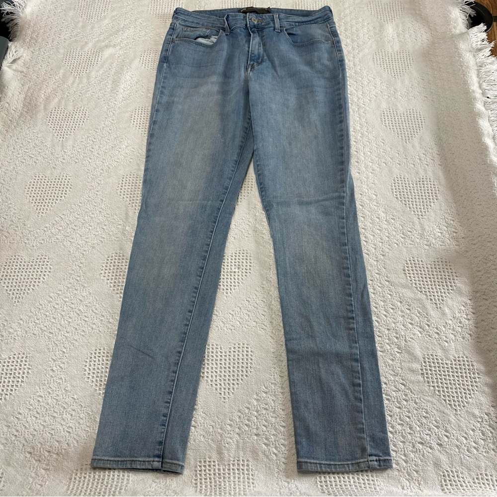 Hi-Rise Skinny Levi Jeans (8/29)